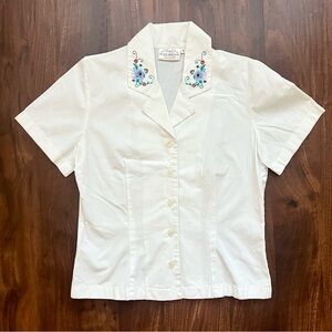 Susan Bristol Button Down Blouse Short Sleeve Embroidered Flower Collar 6 Petite
